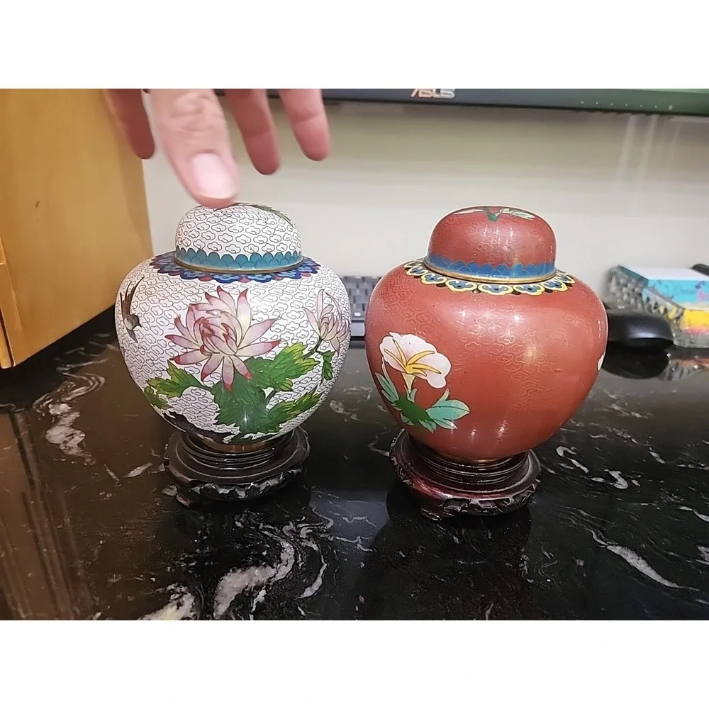 Set Of 2 Small Cloisonné Vases With Stands .‎ 6